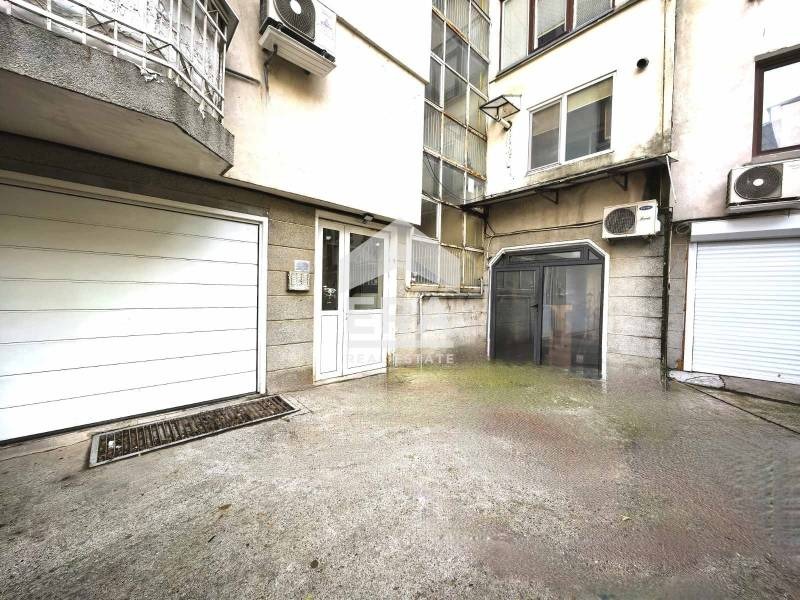 Продава ГАРАЖ, ПАРКОМЯСТО, гр. Русе, Център, снимка 2 - Гаражи и паркоместа - 52604978