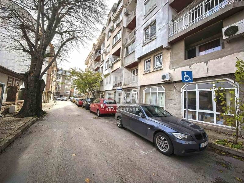 Продава ГАРАЖ, ПАРКОМЯСТО, гр. Русе, Център, снимка 3 - Гаражи и паркоместа - 52604978