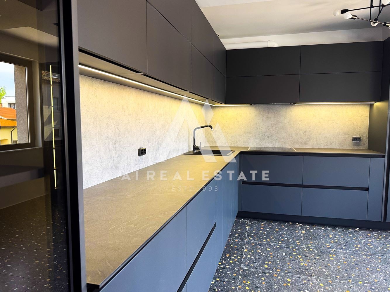 Продава МЕЗОНЕТ, гр. Плевен, Широк център, снимка 3 - Апартаменти - 54364739