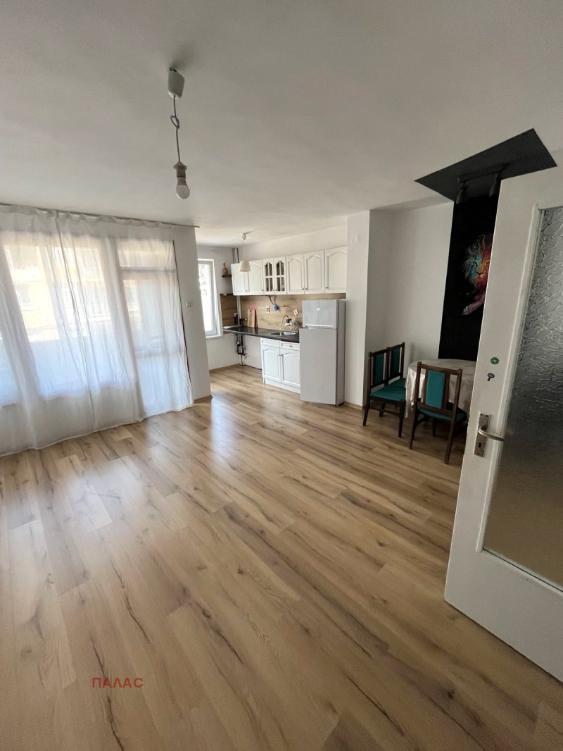 En venta  2 dormitorios Burgas , Tsentar , 86 metros cuadrados | 17255546