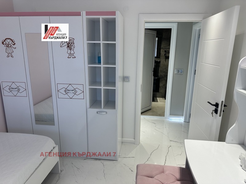 Продава  3-стаен град Кърджали , Възрожденци , 100 кв.м | 52682039 - изображение [12]