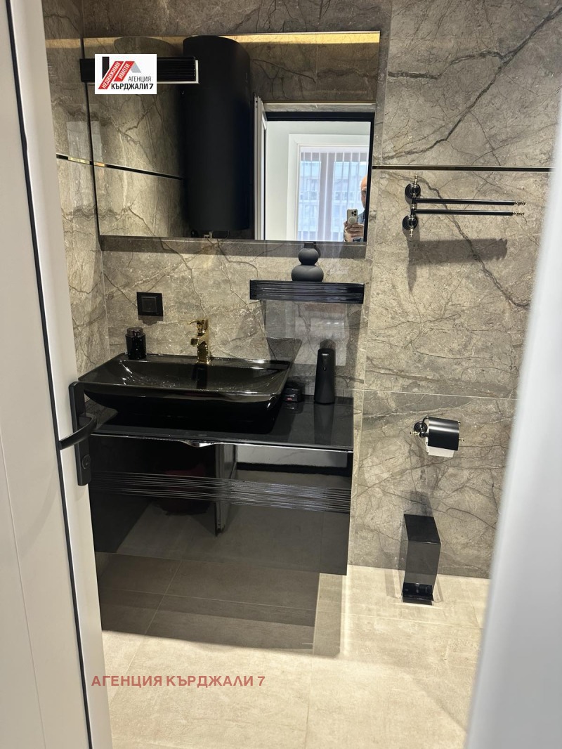 Продава  3-стаен град Кърджали , Възрожденци , 100 кв.м | 52682039 - изображение [9]