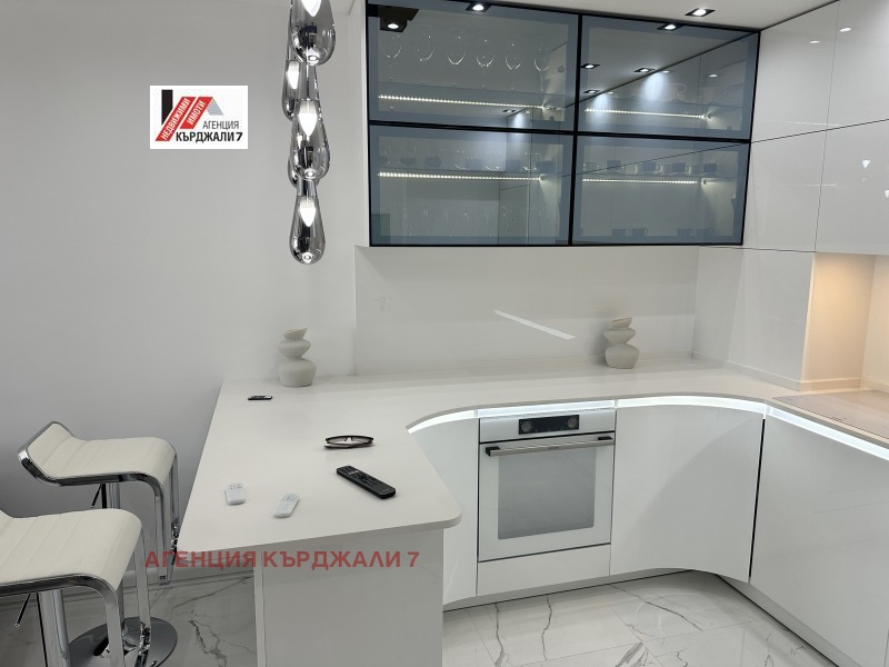 Продава  3-стаен град Кърджали , Възрожденци , 100 кв.м | 52682039 - изображение [14]