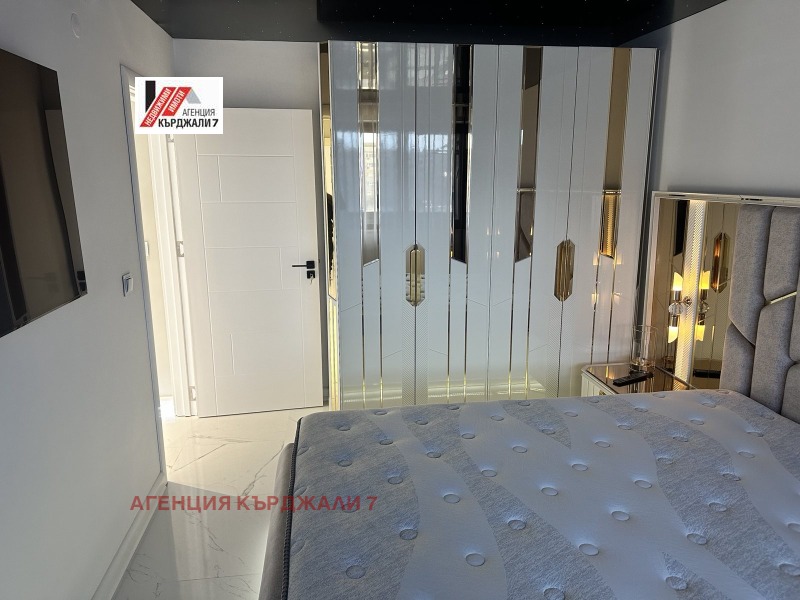Продава  3-стаен град Кърджали , Възрожденци , 100 кв.м | 52682039 - изображение [16]
