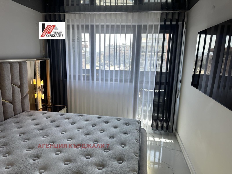 Продава  3-стаен град Кърджали , Възрожденци , 100 кв.м | 52682039 - изображение [15]