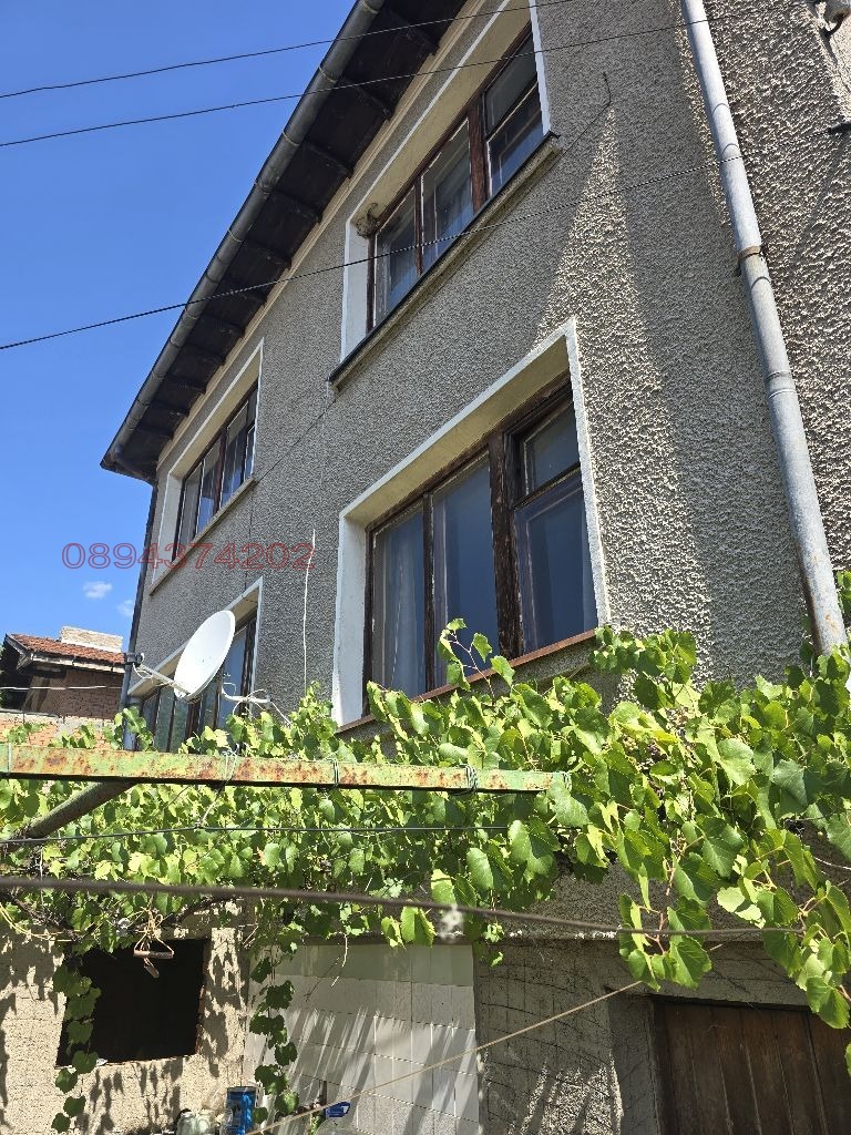 Продава КЪЩА, гр. Панагюрище, област Пазарджик, снимка 2 - Къщи - 55987696
