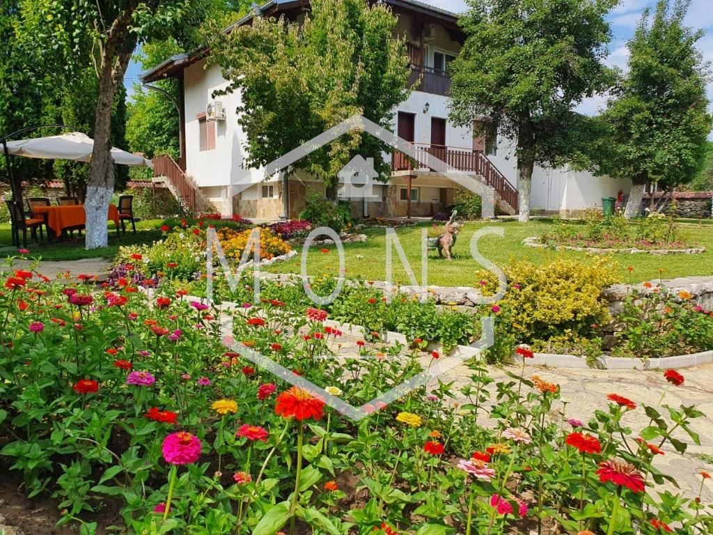 Продава ХОТЕЛ, с. Емен, област Велико Търново, снимка 12 - Хотели - 49077354