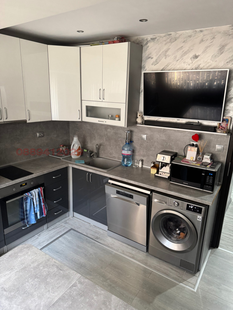 Продава 2-СТАЕН, гр. Плевен, Сторгозия, снимка 2 - Апартаменти - 52769835