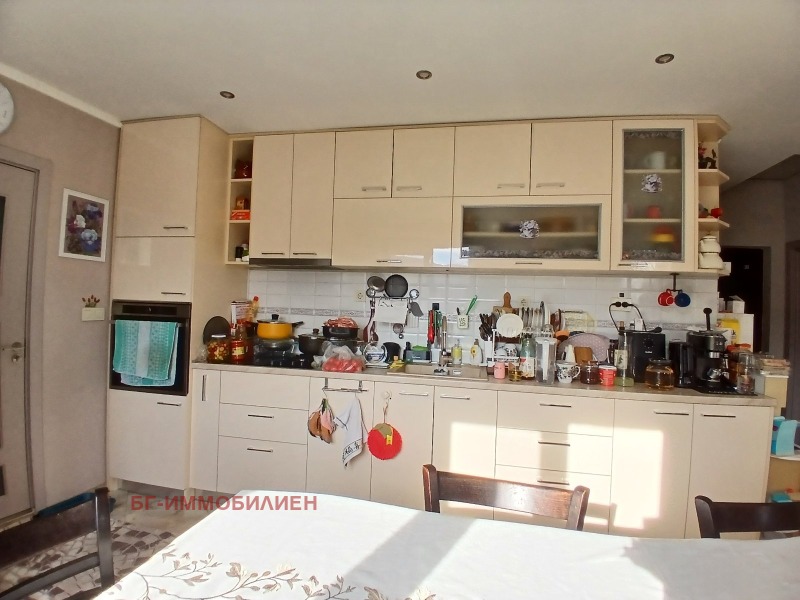 Продава КЪЩА, гр. Кресна, област Благоевград, снимка 16 - Къщи - 53527365