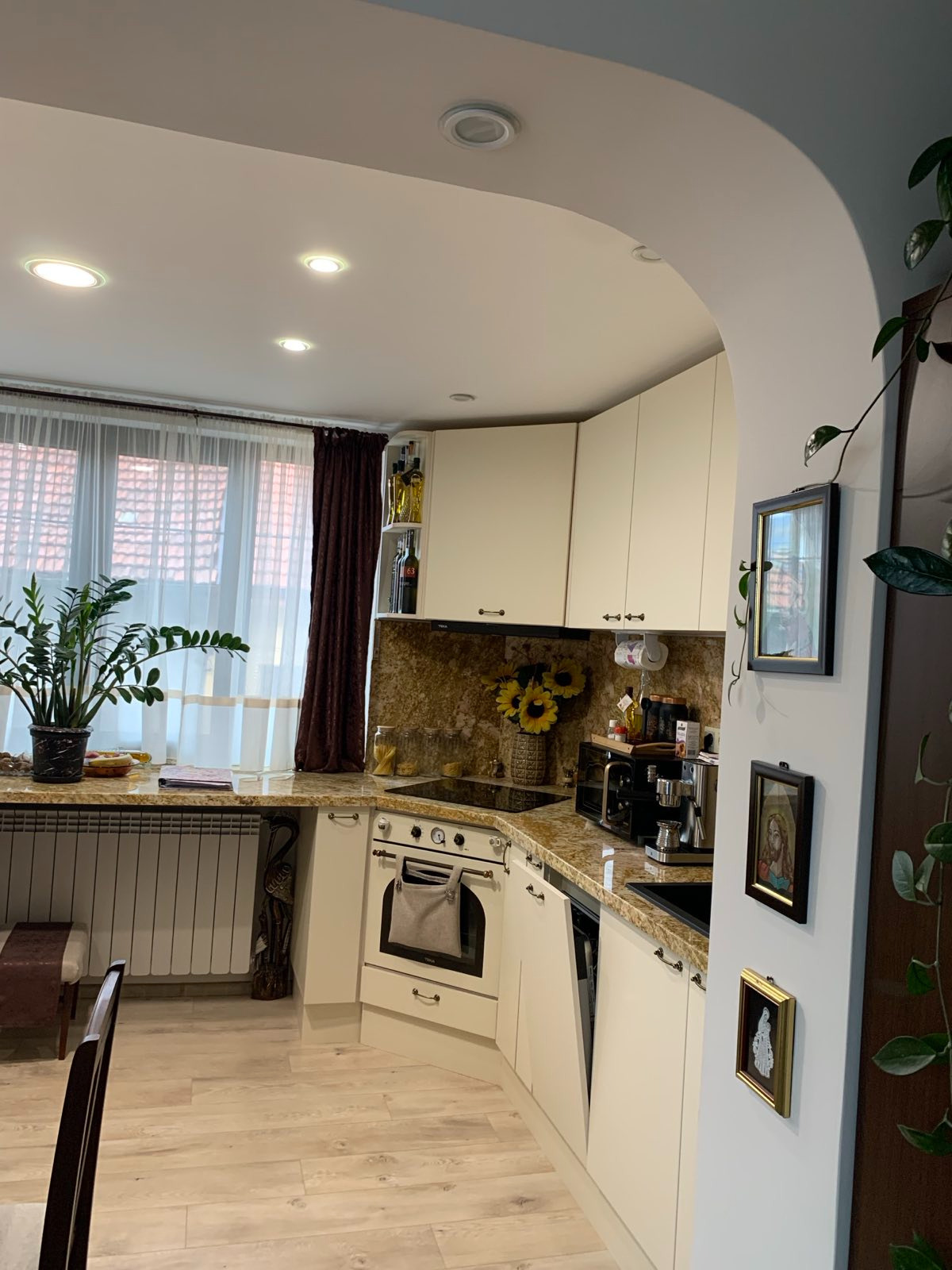 Продава ЕТАЖ ОТ КЪЩА, гр. Кюстендил, Могилата, снимка 2 - Етаж от къща - 55127165