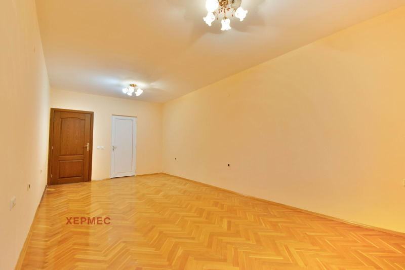 Продава 3-СТАЕН, гр. Бургас, Възраждане, снимка 2 - Апартаменти - 53416470