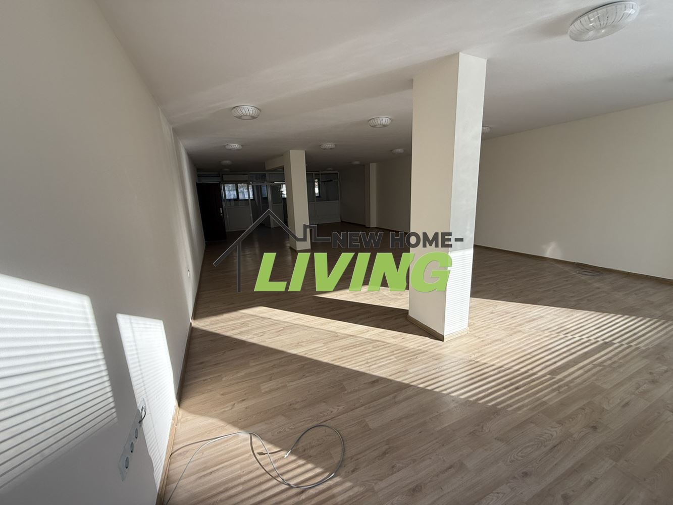 Продава ОФИС, гр. Пловдив, Кършияка, снимка 2 - Офиси - 52397779