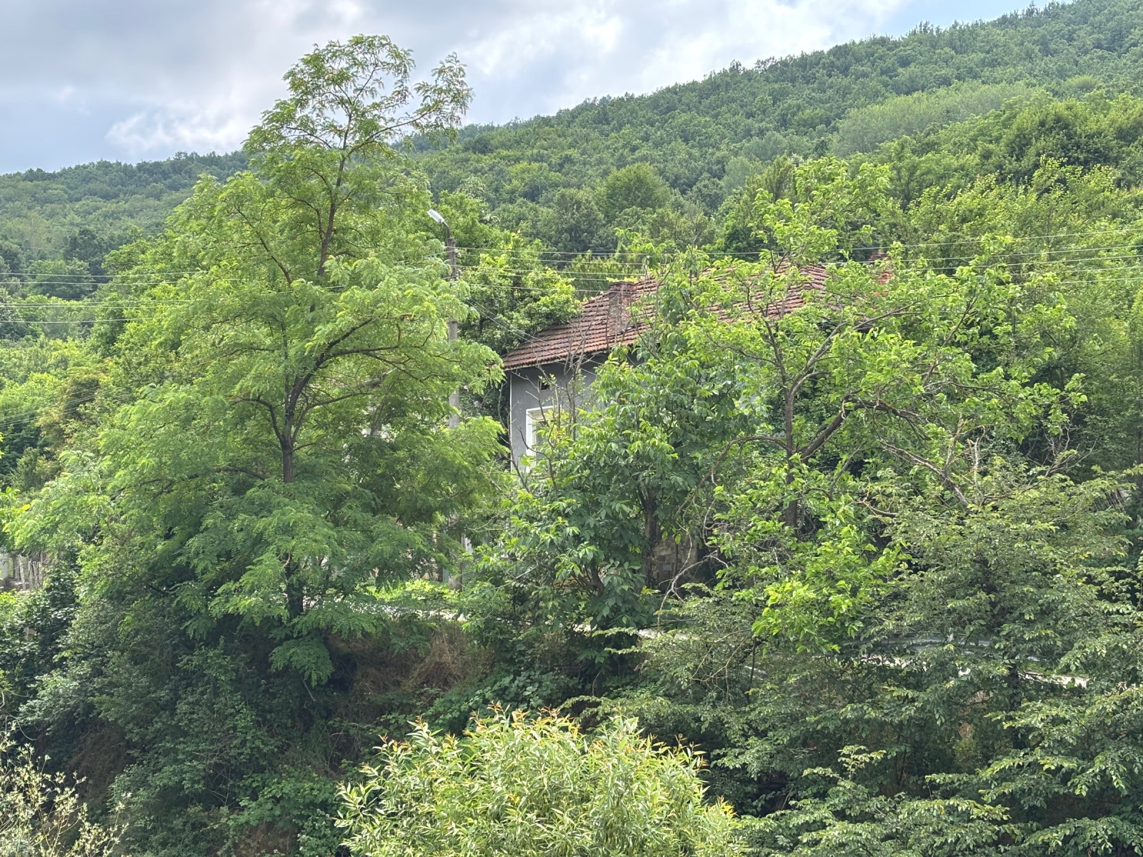 Продава КЪЩА, с. Голям извор, област Ловеч, снимка 2 - Къщи - 54214542