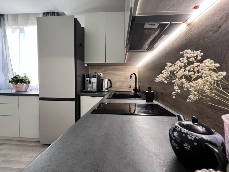 Продава  3-стаен град Варна , к.к. Св.Св. Константин и Елена , 124 кв.м | 86750778 - изображение [2]