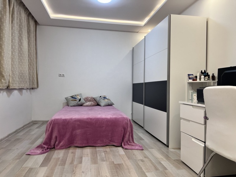 Продава  3-стаен град Варна , к.к. Св.Св. Константин и Елена , 124 кв.м | 86750778 - изображение [5]