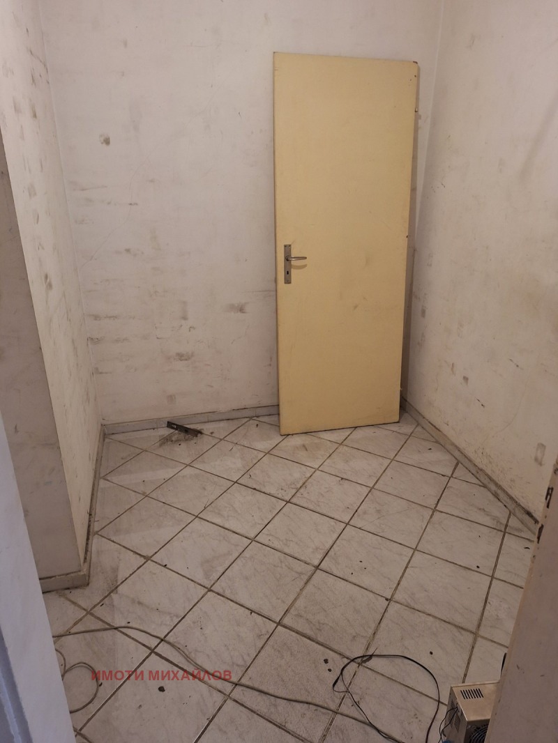 Продава  Магазин град София , Център , 35 кв.м | 39606454 - изображение [2]