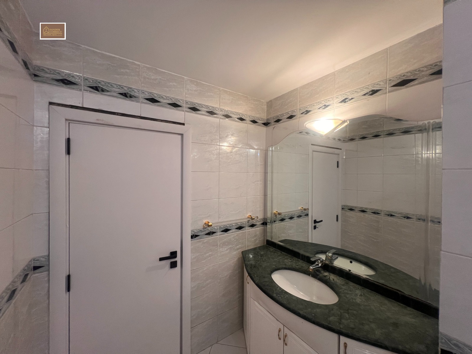 Продава 4-СТАЕН, гр. София, Лозенец, снимка 15 - Апартаменти - 54752285
