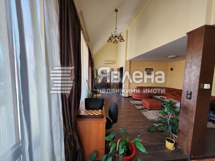 Продава МНОГОСТАЕН, гр. София, Център, снимка 2 - Апартаменти - 54210580