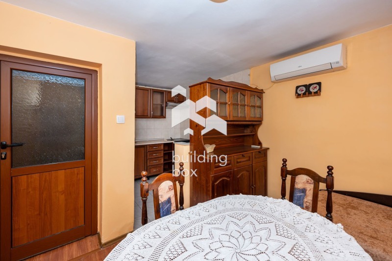 Продава ЕТАЖ ОТ КЪЩА, гр. Пловдив, Христо Смирненски, снимка 6 - Етаж от къща - 53509705