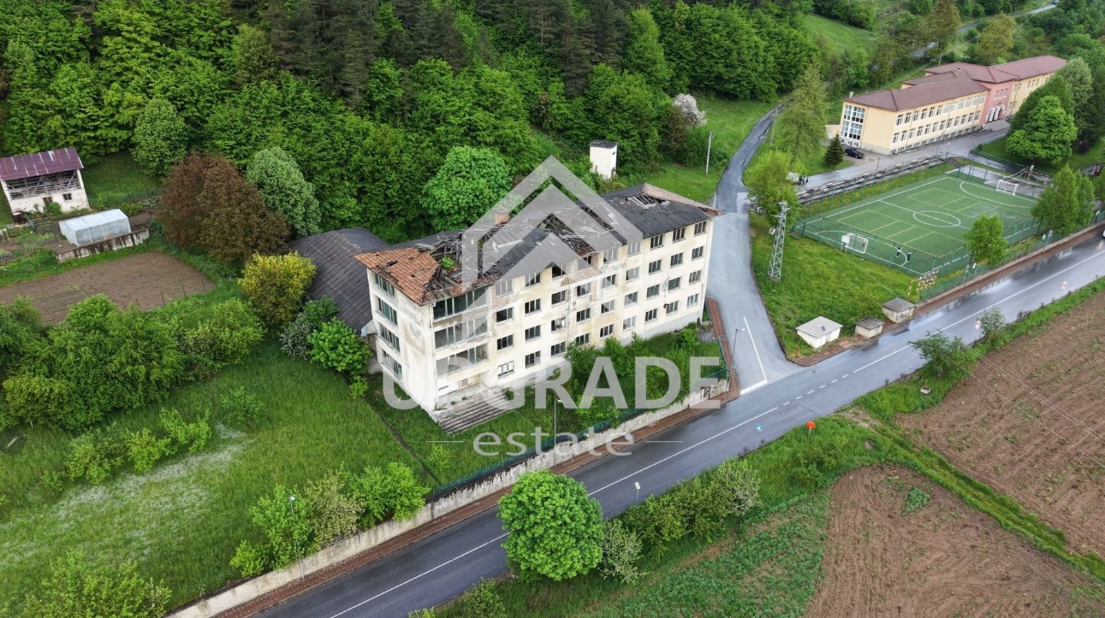 Продава ХОТЕЛ, с. Елховец, област Смолян, снимка 2 - Хотели - 54805185
