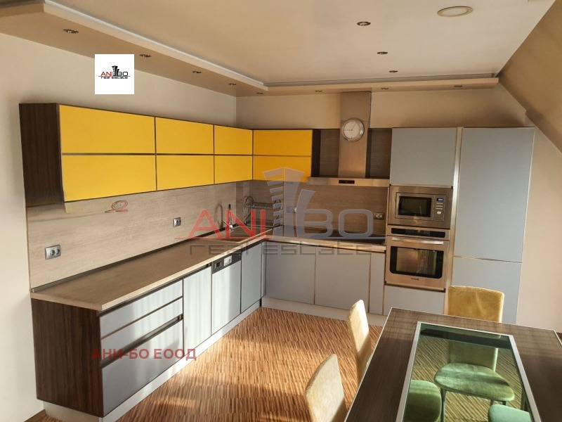 Продава 4-СТАЕН в град Варна, Център - 130 кв.м / 303 000 € » 592 616.49 лв., АНИ-БО ЕООД