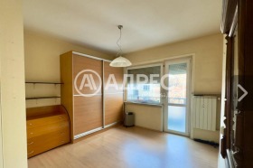 3+ camere da letto Tsentar, Sofia 1