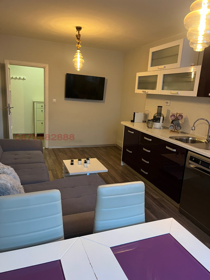 Продава 3-СТАЕН, гр. Плевен, Широк център, снимка 2 - Апартаменти - 53346099