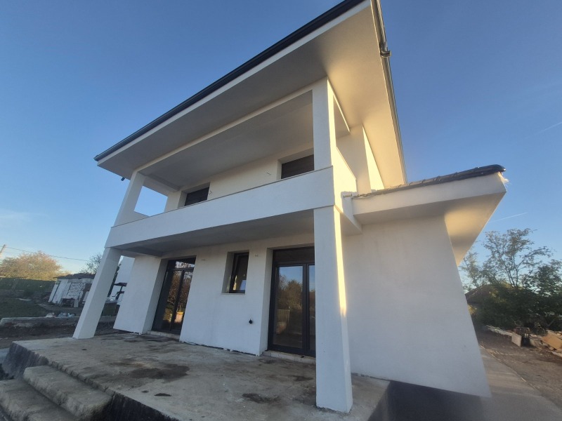 Продава КЪЩА, с. Гривица, област Плевен, снимка 2 - Къщи - 53316627