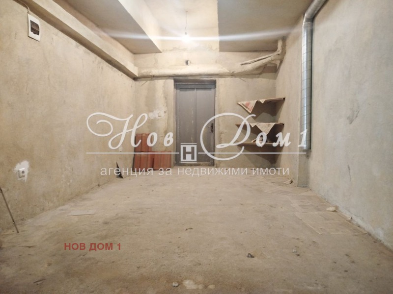 Продава ГАРАЖ, ПАРКОМЯСТО, гр. Варна, Левски 1