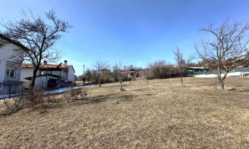 Продава ПАРЦЕЛ в област Благоевград, с. Годлево - 887 кв.м / 48 000 € » 93 879.84 лв., СУПРИММО ОФИСИ В СТРАНАТА