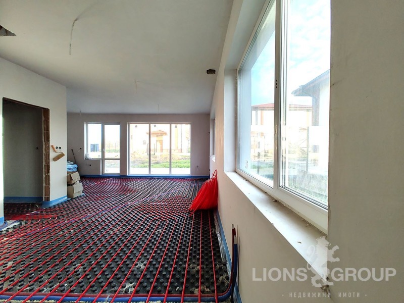 Продава КЪЩА, с. Приселци, област Варна, снимка 5 - Къщи - 52701895