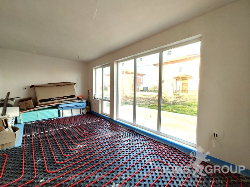 Продава КЪЩА, с. Приселци, област Варна, снимка 6 - Къщи - 52701895