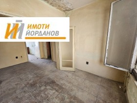 2-стаен град Велико Търново, Акация 3