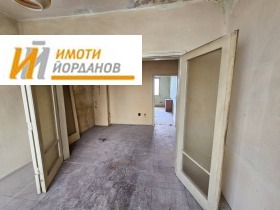 2-стаен град Велико Търново, Акация 2