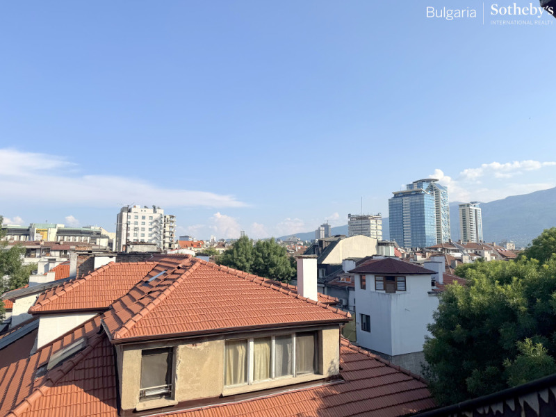 Продава 3-СТАЕН, гр. София, Център, снимка 2 - Апартаменти - 52862147