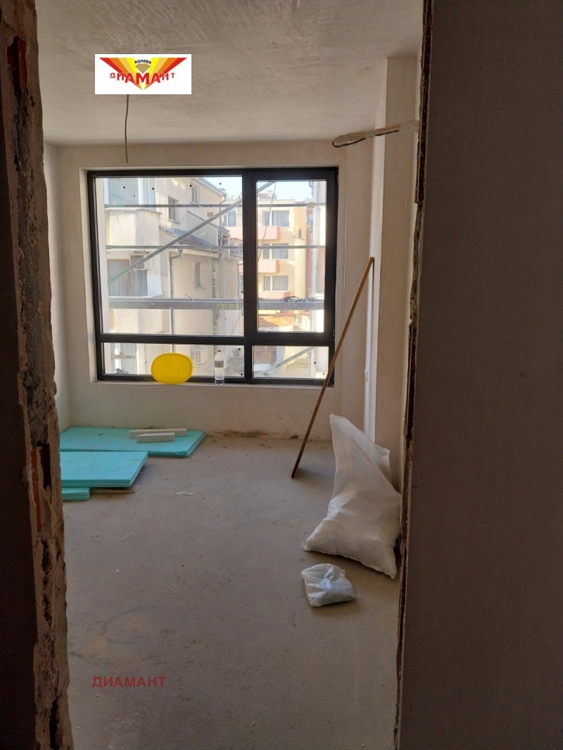 Продава 3-СТАЕН, гр. Стара Загора, Център, снимка 2 - Апартаменти - 52733133