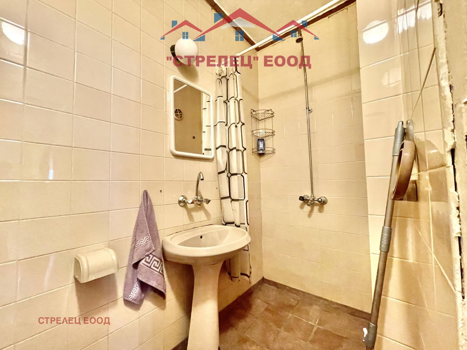 Продава ЕТАЖ ОТ КЪЩА, гр. Добрич, ЖП Гара, снимка 10 - Етаж от къща - 54752398