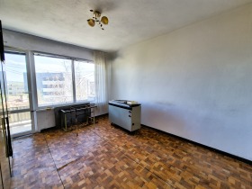 3-стаен град Кърджали, Студен кладенец 9