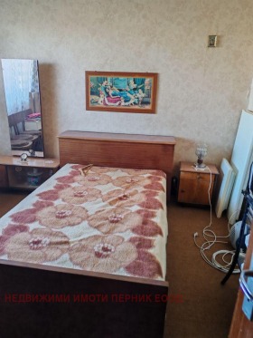 1 chambre Iztok, Pernik 9