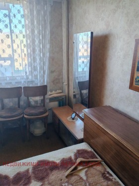 1 chambre Iztok, Pernik 3