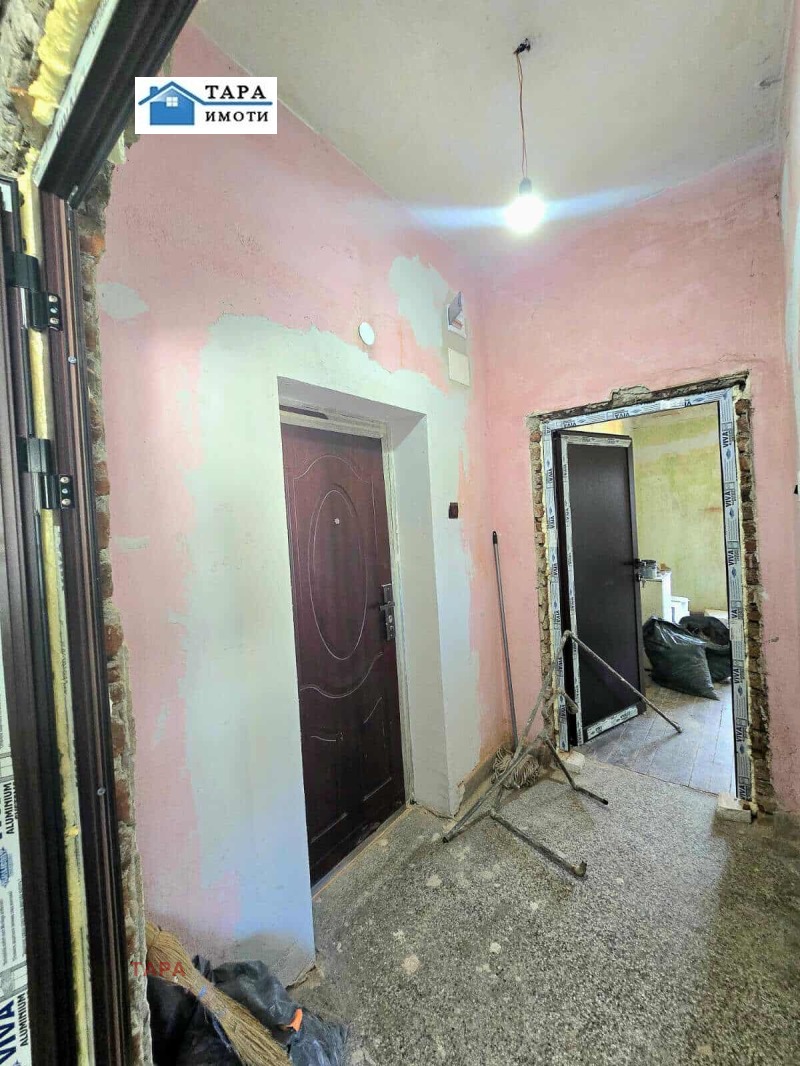 Продава 1-СТАЕН, гр. Бойчиновци, област Монтана, снимка 3 - Апартаменти - 52985012