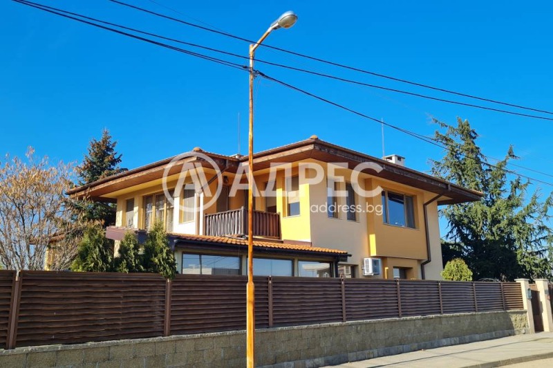 Продава КЪЩА, гр. София, гр. Банкя