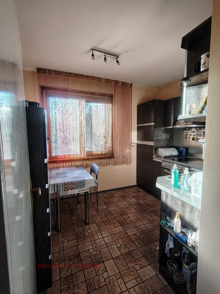 Продава КЪЩА, с. Божичен, област Русе, снимка 13 - Къщи - 55427561