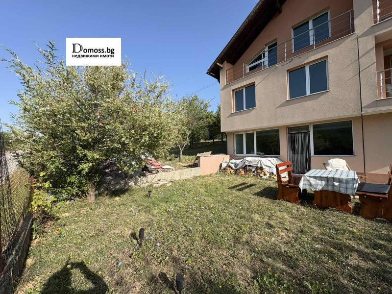 Продава ВИЛА в област Благоевград, гр. Разлог - 357 кв.м / 330 000 € » 645 423.90 лв., ДОМОСС