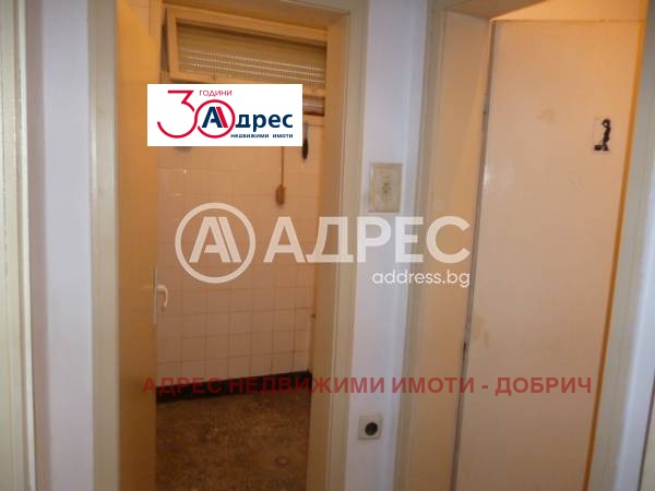 Продава МНОГОСТАЕН, гр. Добрич, Център, снимка 12 - Aпартаменти - 49285684