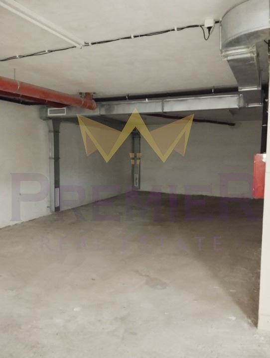 Продава ГАРАЖ, ПАРКОМЯСТО, гр. Варна, Лятно кино Тракия, снимка 2 - Гаражи и паркоместа - 53200349