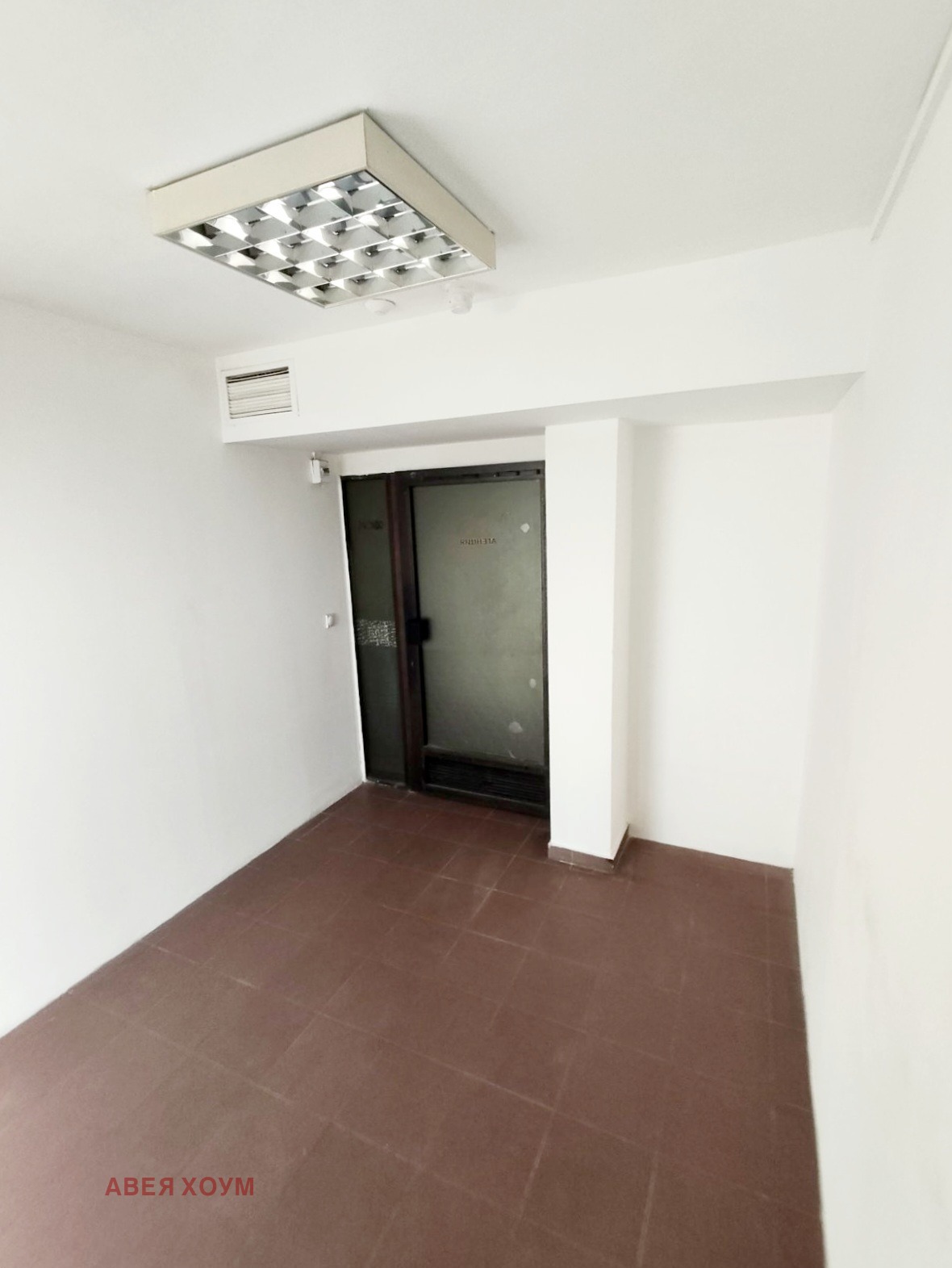 Продава МАГАЗИН, гр. Варна, Център, снимка 2 - Магазини - 53885837