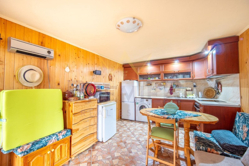 Продава КЪЩА, гр. Балчик, област Добрич, снимка 2 - Къщи - 52302128