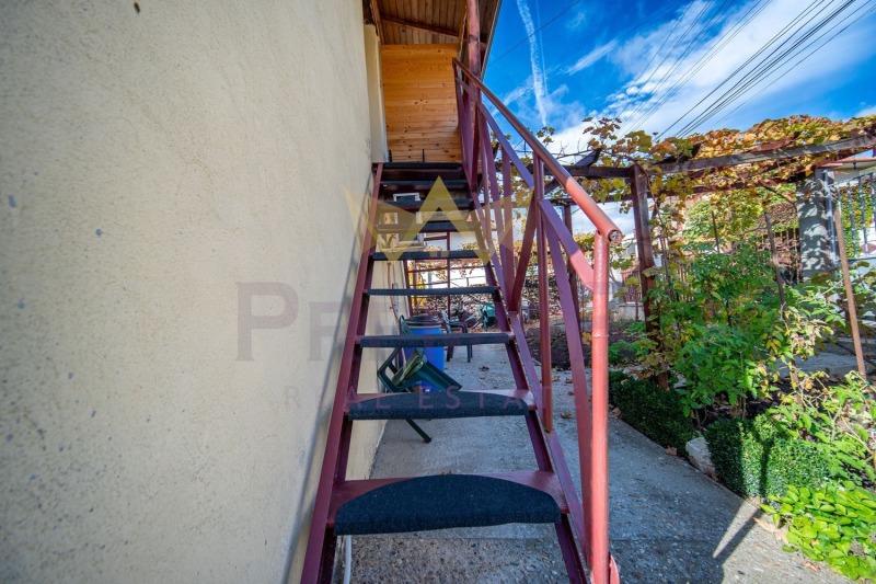 Продава КЪЩА, гр. Балчик, област Добрич, снимка 15 - Къщи - 52302128