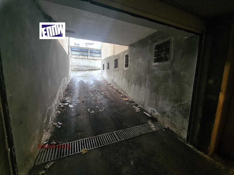 Продава ГАРАЖ, ПАРКОМЯСТО, гр. София, Стрелбище, снимка 6 - Гаражи и паркоместа - 53234427